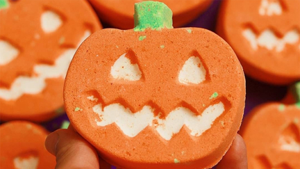 It turns out Lush has adorable Halloween-themed bath bombs and we love it