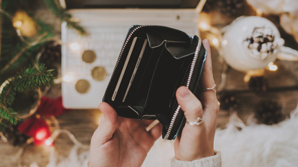 Former financial 'hot mess' reveals how to not blow the budget this Christmas