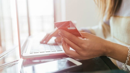 Study claims online shopping addiction is actual mental health condition