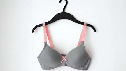 The pro's and con's of going bra-less while working from home during lockdown