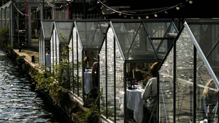 Amsterdam opens social distance friendly greenhouse restaurant and we want them in New Zealand