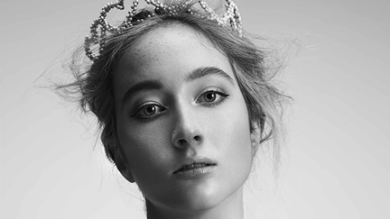 Music Discovery - Cecily and Estelle chat neighbourhood chickens and dark humoured pop