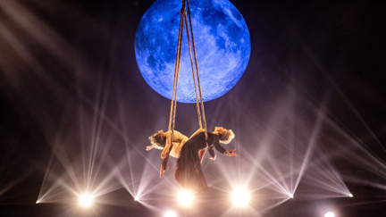 Pink's daughter dances with her mum during stunning Billboard performance