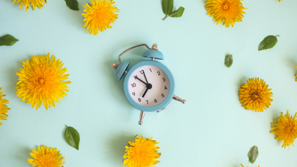 Kiwis share their best tips for getting kids used to Day Light Saving with Laura