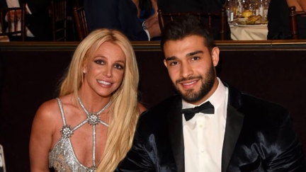 Britney Spears throws wild ‘divorce party’, poses naked in bed in wake of split with Sam Asghari