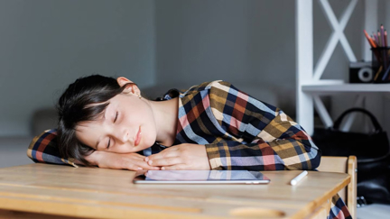 Researchers reveal why we should actually let teenagers sleep in later